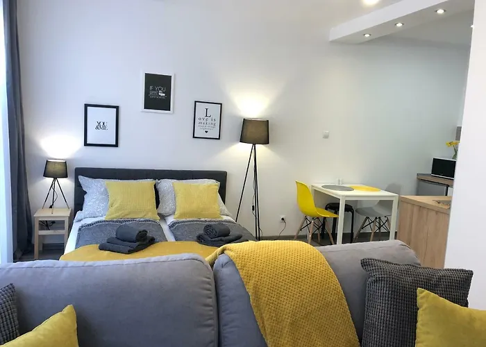 Szczesliwa 13 - Plac Ratuszowy